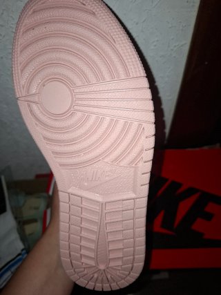 Zapatillas Nike Air Jordan  rosa y beig