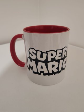 Taza de porcelana con diseño