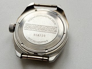 Vostok Komandirskie Antimagnetico URSS 2409A