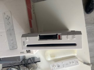 Pack Nintendo Wii con juegos y mandos