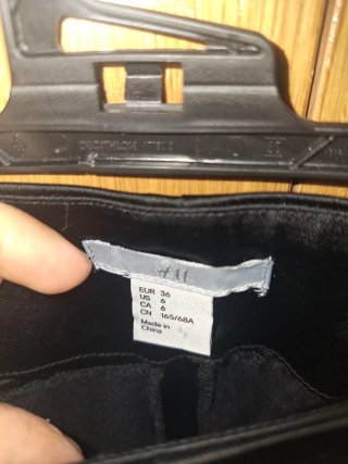 Pantalón negro talla 36 H&M