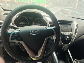 Hyundai Veloster 2012