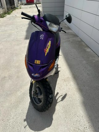 Peugeot Buxy Morado/Amarillo