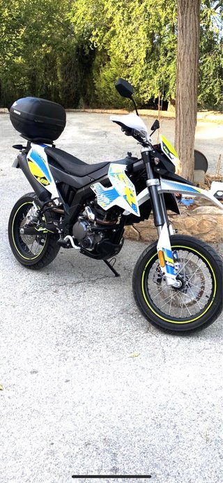 UM DSR Supermotard Blanco