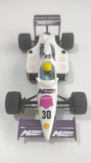 Scalextric Ferrari F1/87 M2000