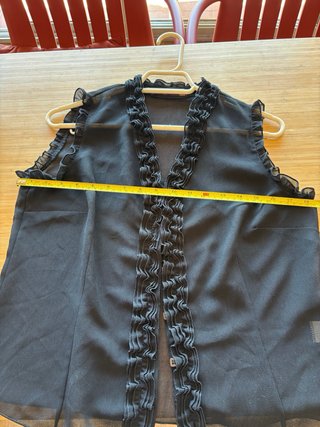 Blusa negra sin mangas talla 46