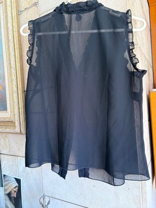 Blusa negra sin mangas talla 46