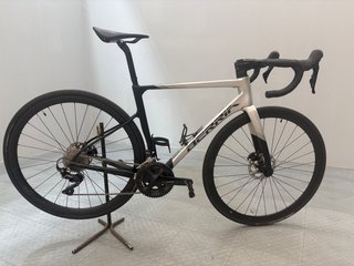 Bicicleta de carretera BERRIA