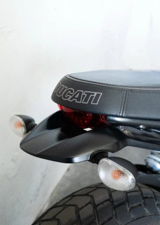 Ducati Scrambler Icon Dark - Cuidada al detalle