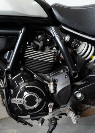 Ducati Scrambler Icon Dark - Cuidada al detalle