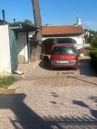 Chalet en venta , con agua , luz y piscina