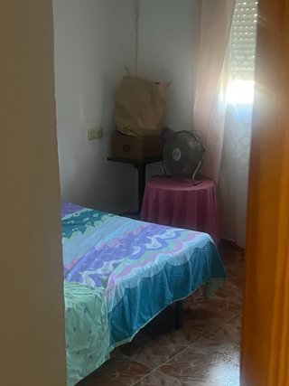 Chalet en venta , con agua , luz y piscina