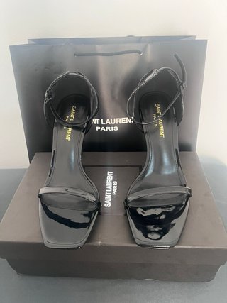 Tacones Saint Laurent Negros y Dorados