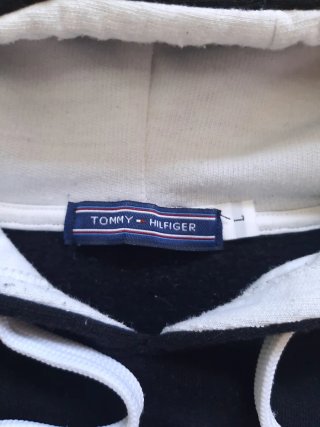 Sudadera Negra estilo Tommy Hilfiger. Talla L