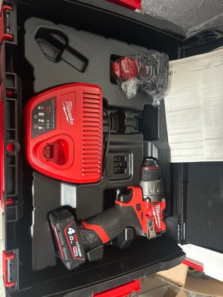 Taladro Atornillador Milwaukee M12FDD2