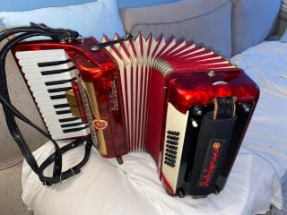 Fisarmonica Paolo Soprani 32 Bassi Rosso