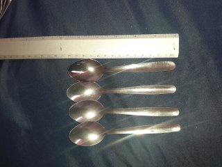 Set de cubiertos metálicos