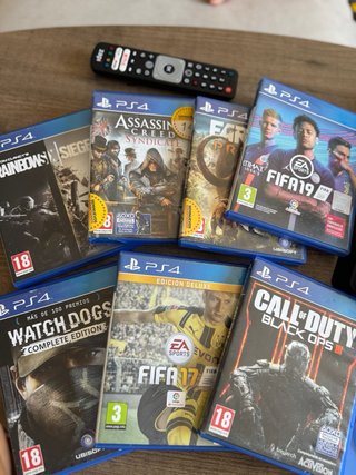 Consola PS4 azul + Juegos plus mando