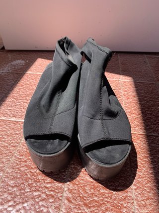 Tacones negros plataforma