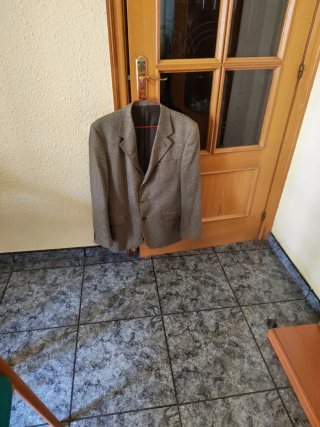Americana de hombre gris