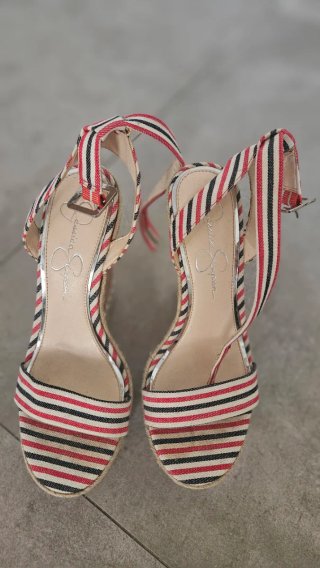 Sandalias cuña Jessica Simpson rayas