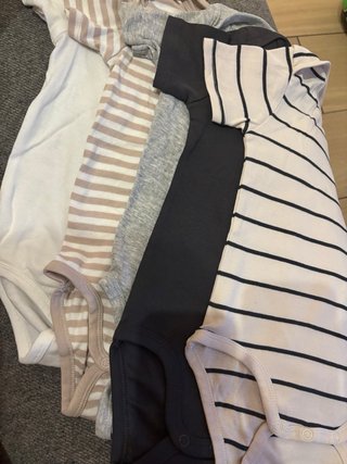 Pack 5 Bodies H&M 18-24 meses