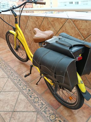 Bicicleta Eléctrica Urbana Amarilla