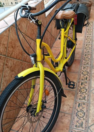 Bicicleta Eléctrica Urbana Amarilla