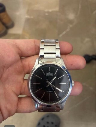Reloj Lotus Negro y Plateado