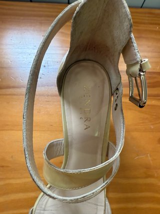 Sandalias de tacón ZENDRA color crema