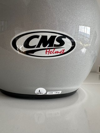 Casco de moto CMS plateado