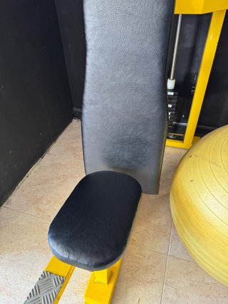 Máquina de gimnasio ATNHIENSES