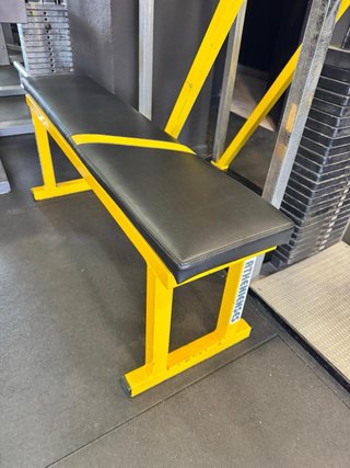 Máquina de gimnasio ATNHIENSES