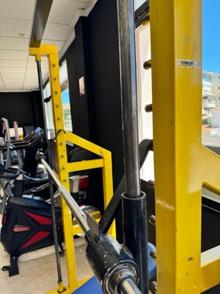 Máquina de gimnasio ATNHIENSES