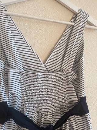 Vestido de rayas azul y blanco