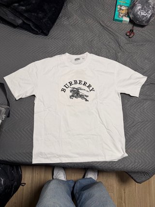 Camiseta Burberry Negra Logo