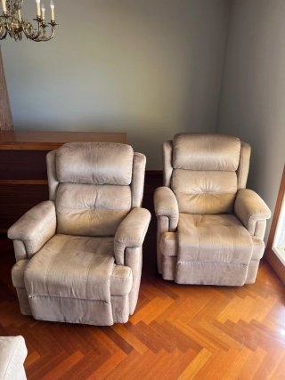 Sofá y 2 butacas orejeras beige