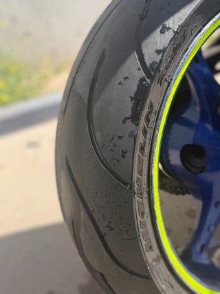 Suzuki GSX-R 600 K7 Azul/Blanco