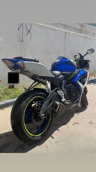 Suzuki GSX-R 600 K7 Azul/Blanco