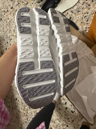 ON Running Scarpe Rosa/Bianche Nuove