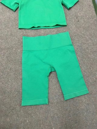 Conjunto deportivo verde talla S