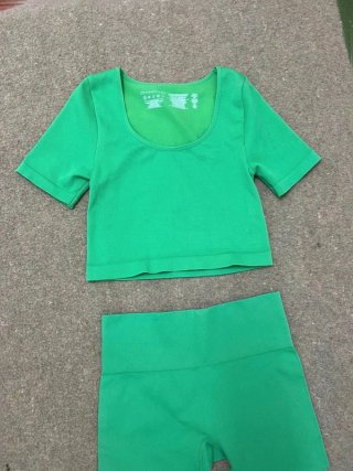 Conjunto deportivo verde talla S