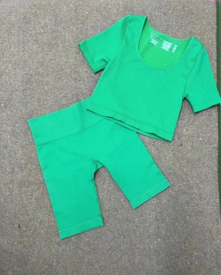 Conjunto deportivo verde talla S
