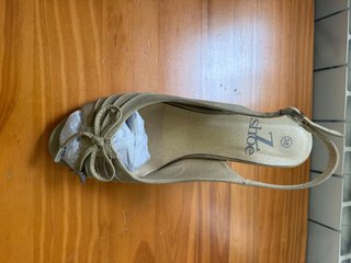 Sandalias de tacón Z Shoe beige talla 38
