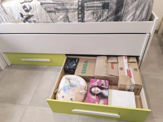 Cama nido con cajones y estantería