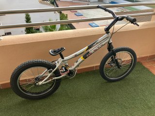Bicicleta Monty 219 César Cañas Ed. Limitada