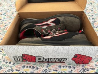 Zapatos de seguridad U-Power grises y rojos