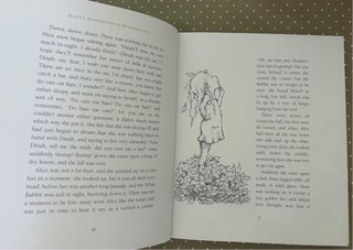 Alicia en el País - 2 libros INGLÉS tapa dura
