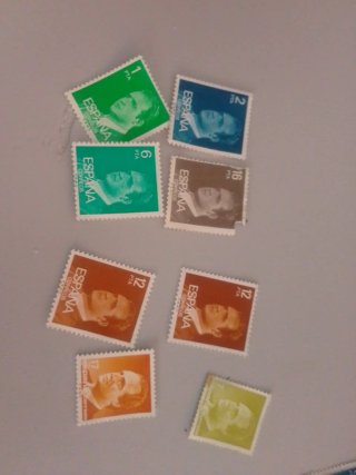 Lote 2 sellos España Navidad 1981 y Rey