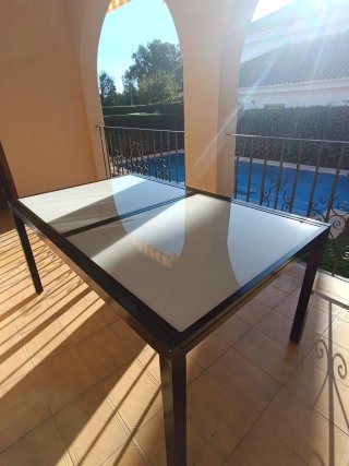 Mesa extensible exterior cristal y metal
